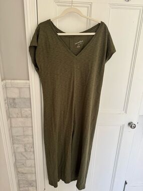 Universal Thread Olive Green V-Neck Tee Dress